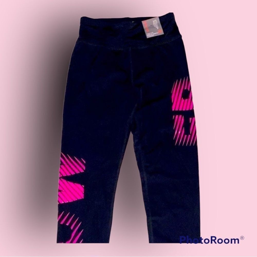 NWT 4 Way Stretch Leggings w/Hot Pink Detail